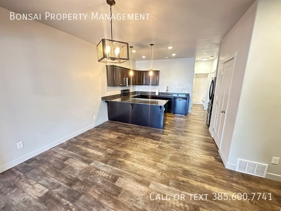 343 N 680 E - Photo 3 of 18