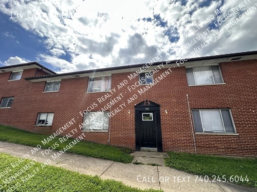 154 E Walnut St Apt 1 - Photo 2 of 10