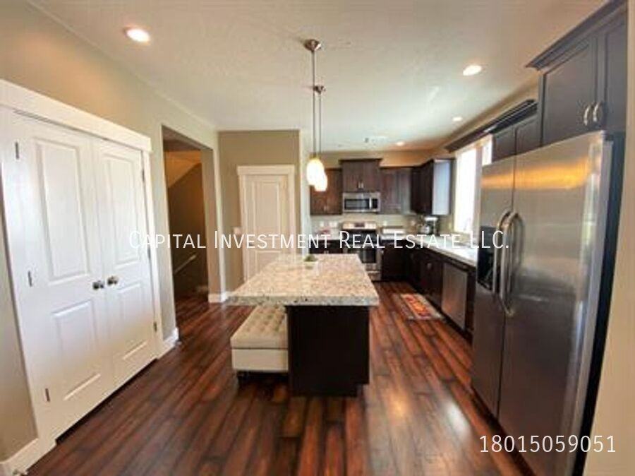 4943 W Daybreak Pkwy - Photo 2 of 25