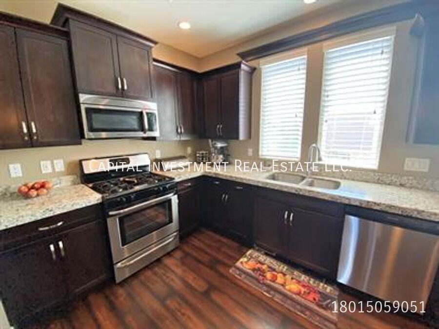 4943 W Daybreak Pkwy - Photo 4 of 25