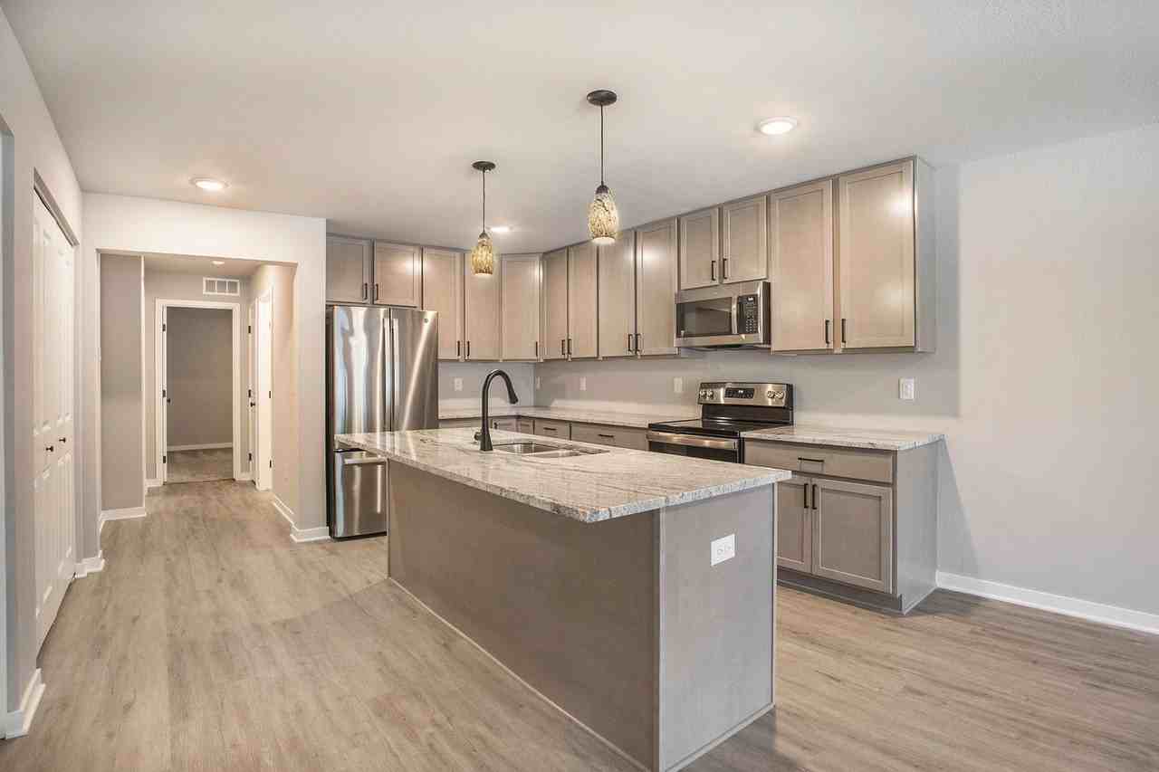 17539 Beechwood Ln - Photo 7 of 33