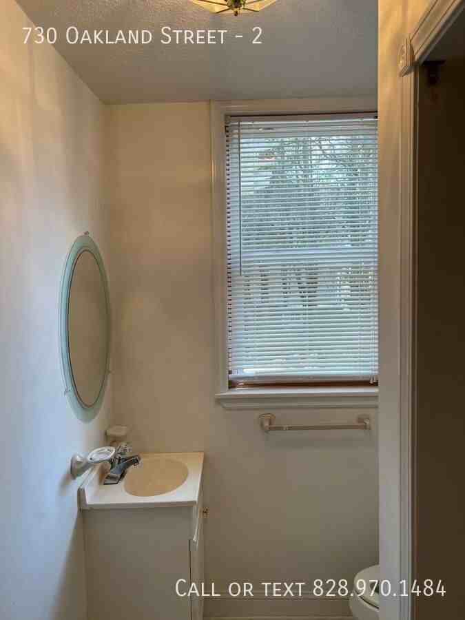 730 Oakland St #2 - Photo 7 of 11