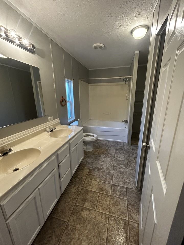 31 Buena Vista Dr #1 - Photo 5 of 10