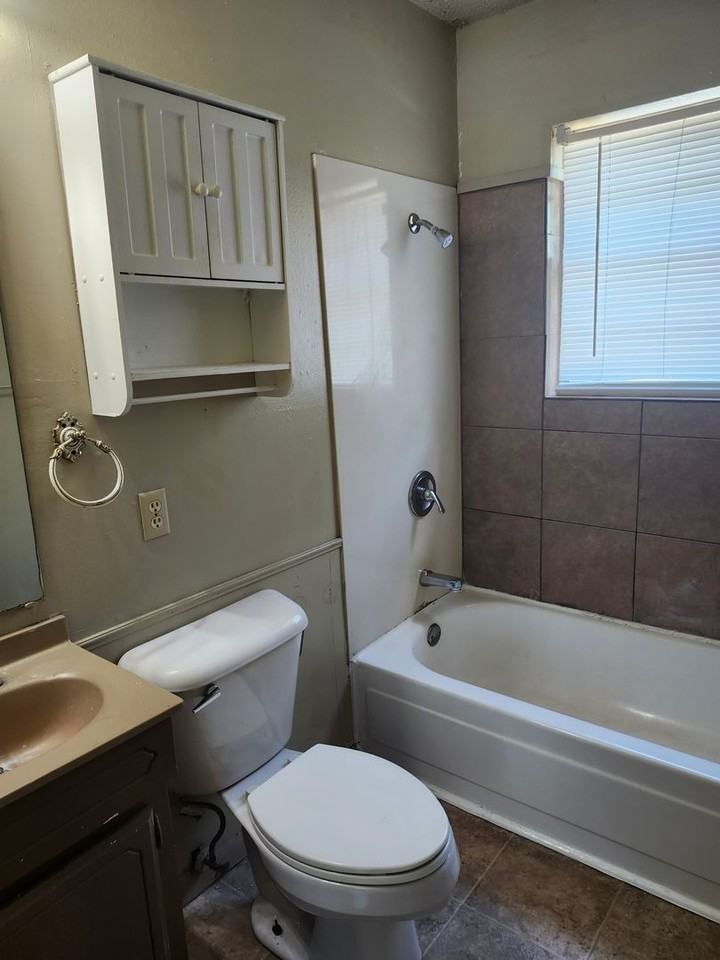 2102 Watts Rd #C - Photo 7 of 11