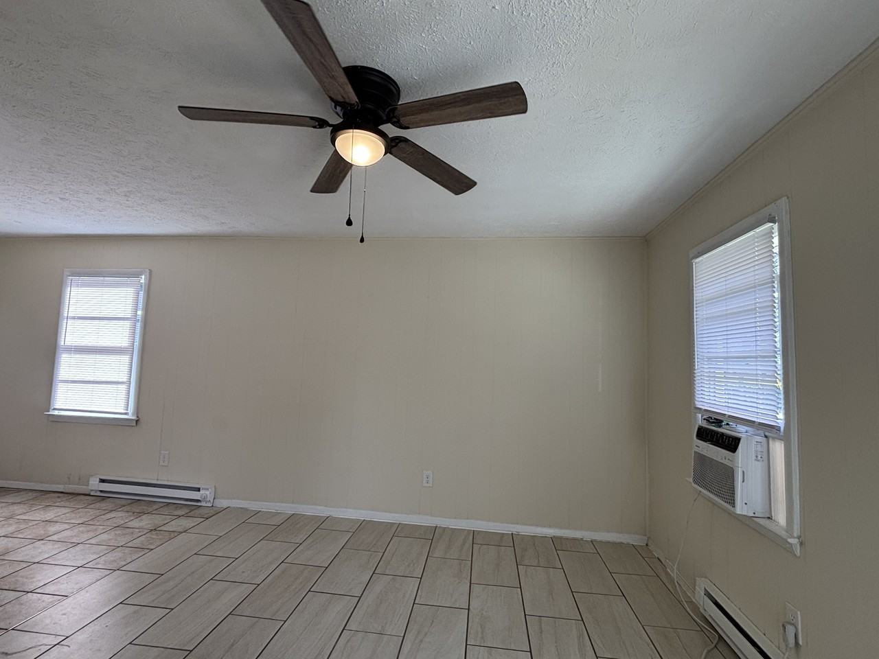 4946 Robin St #1 - Photo 4 of 9