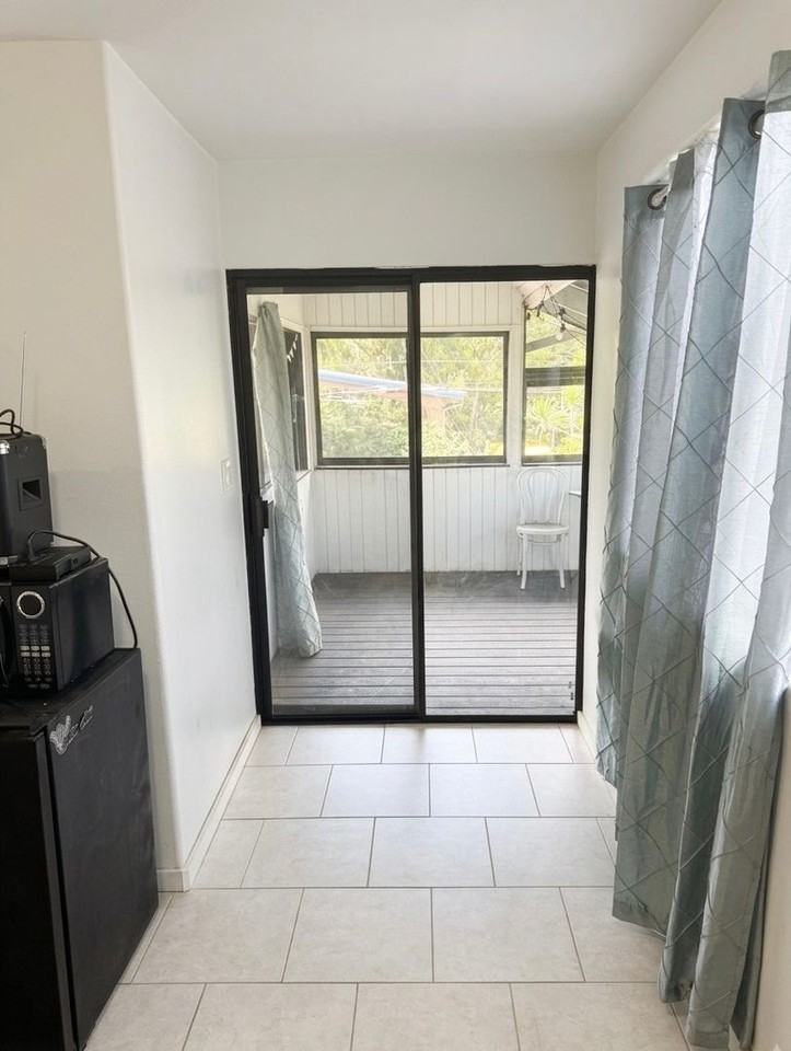 3 3 Kaalalo Pl. - 1 Bedroom (Upstairs) - Photo 2 of 9
