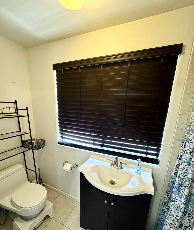 3 3 Kaalalo Pl. - 1 Bedroom (Upstairs) - Photo 4 of 9