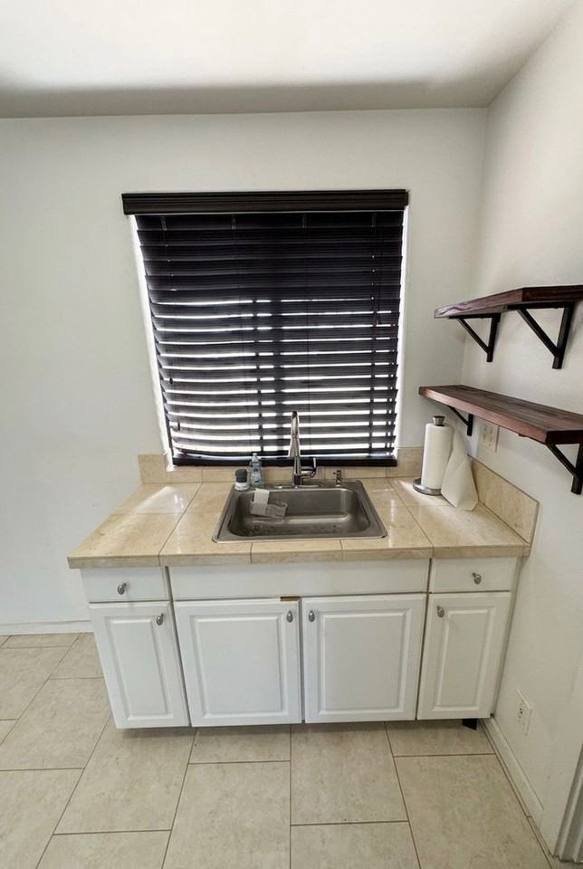 3 3 Kaalalo Pl. - 1 Bedroom (Upstairs) - Photo 6 of 9