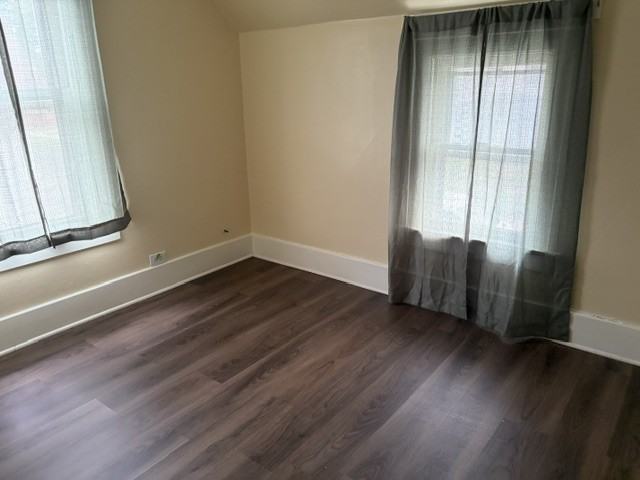 927 Forest Ave - Photo 3 of 10
