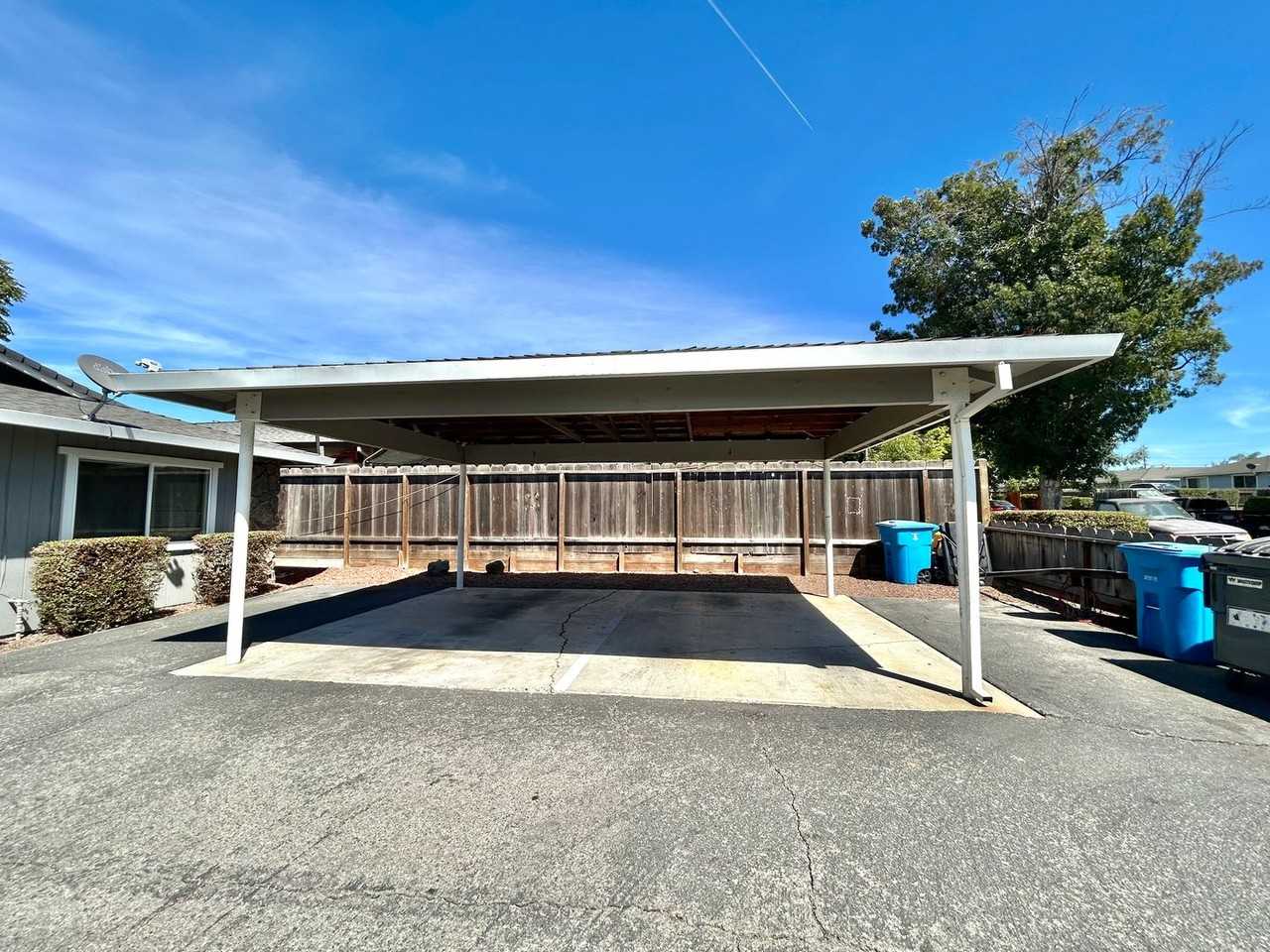 1040 Caputo Ct - Photo 3 of 6