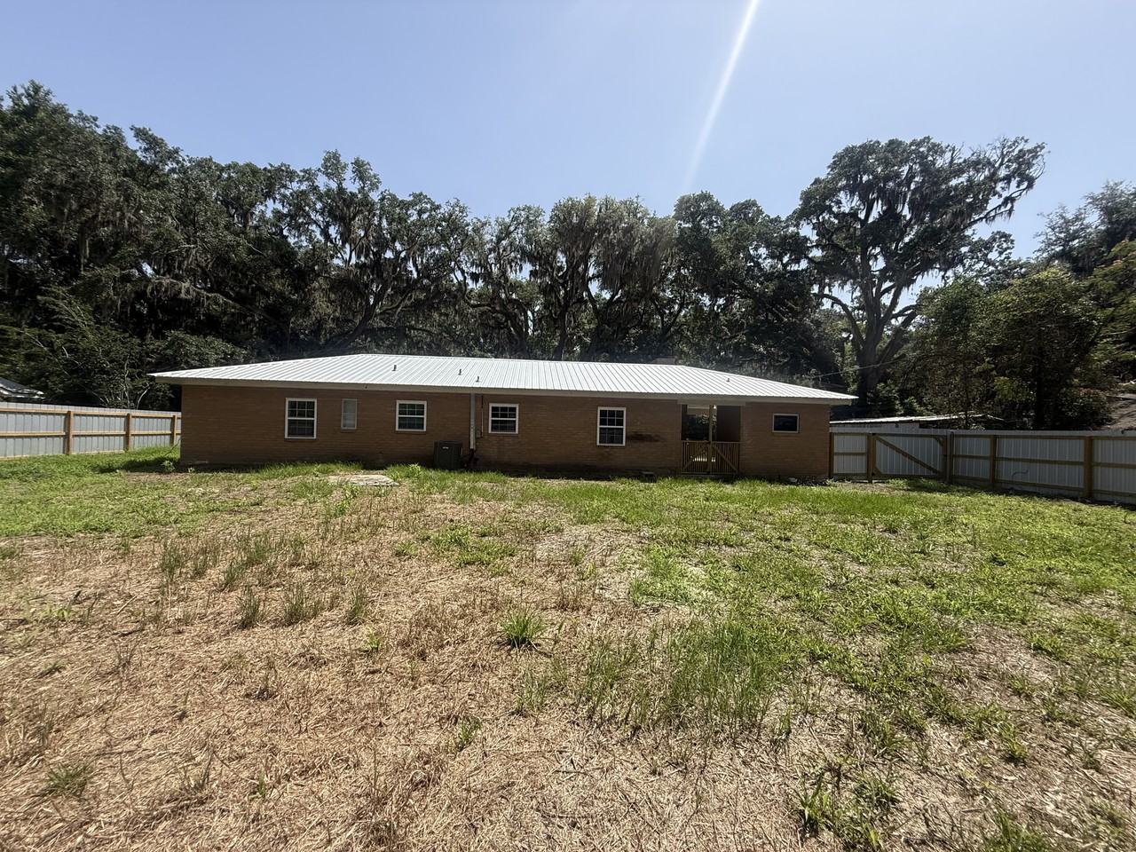 117 Thornton Ln - Photo 3 of 27