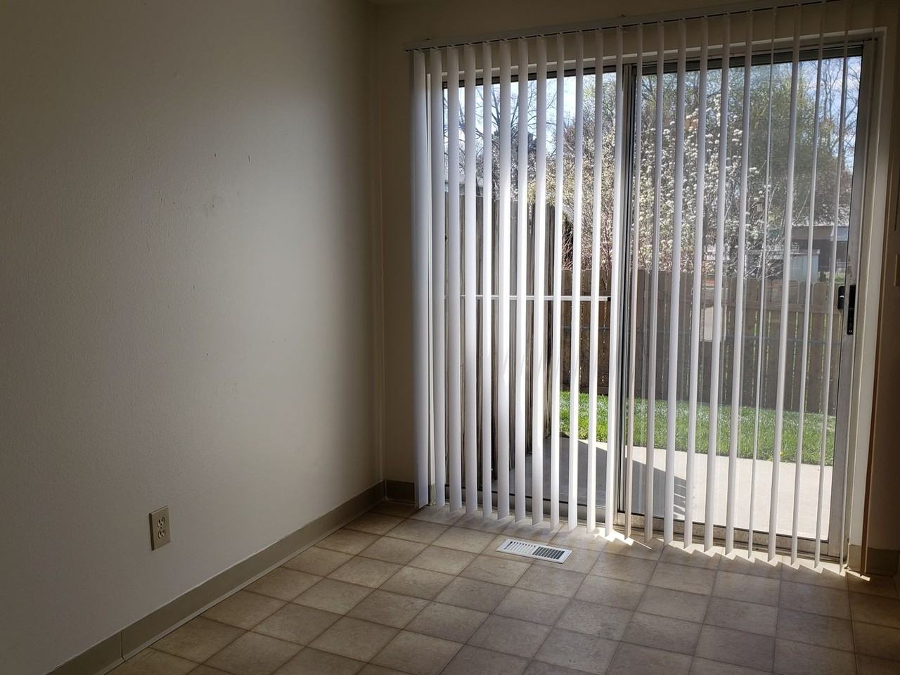 187 Colby Court Ln - Photo 4 of 13