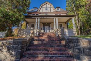 featured image of 414 Cherokee St