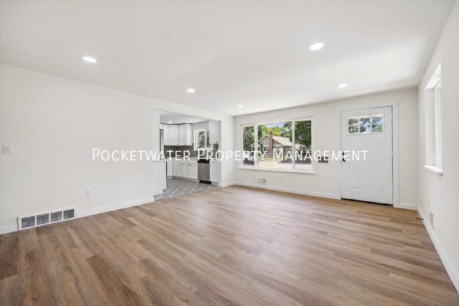 305 W Geneseo St #A - Photo 2 of 16