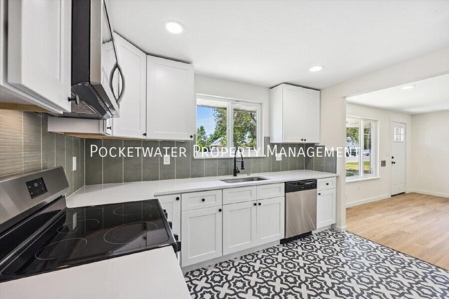 305 W Geneseo St #A - Photo 6 of 16
