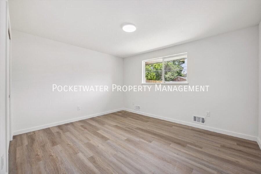 305 W Geneseo St #A - Photo 7 of 16