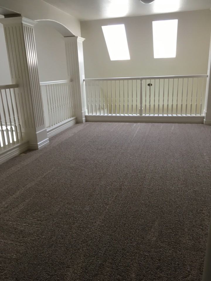 576 E Riverchase Way - Photo 5 of 25
