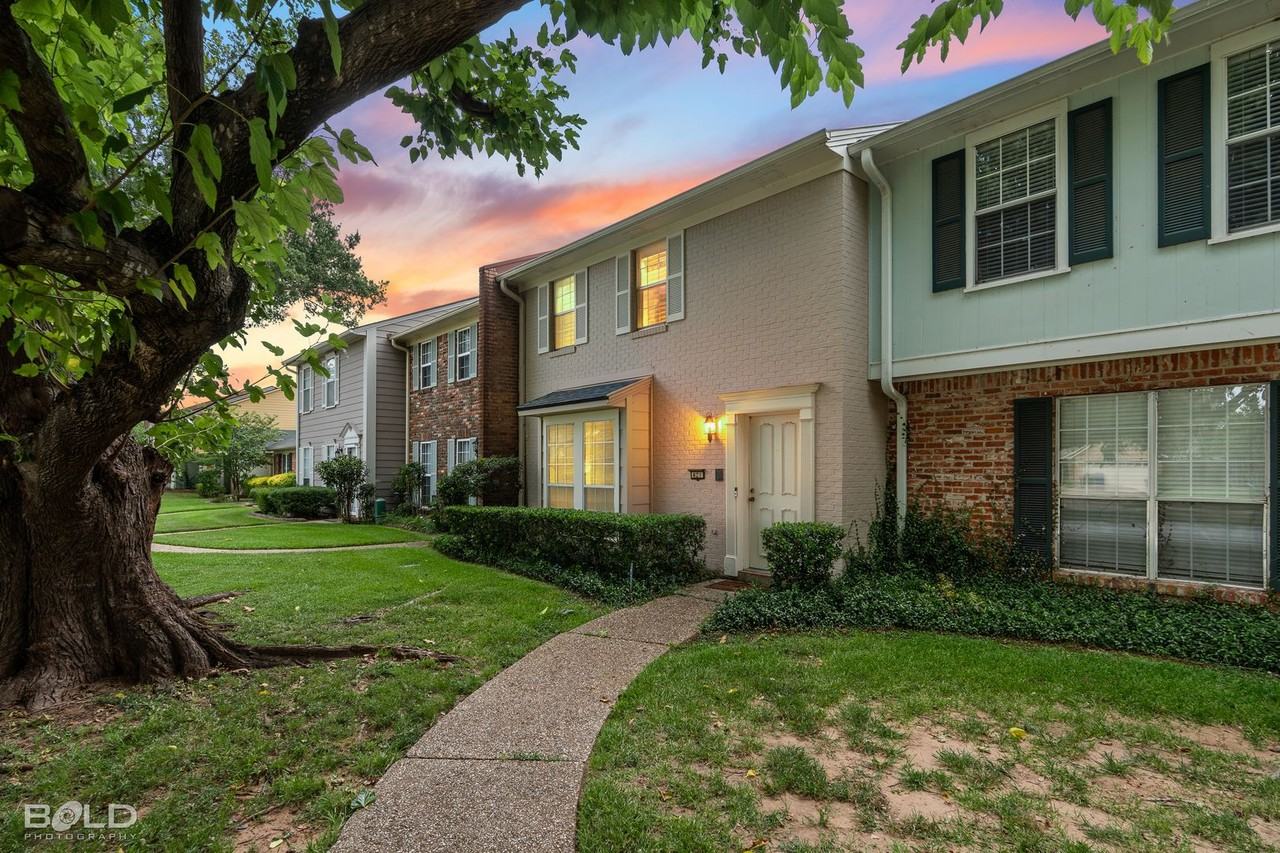 421 Stratmore Dr