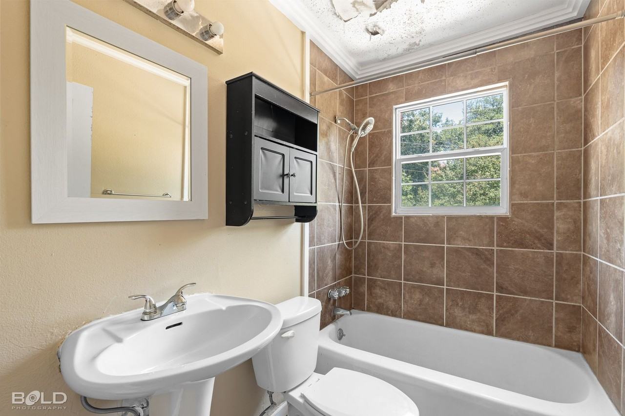 902 1/2 Gladstone Blvd - Photo 3 of 14