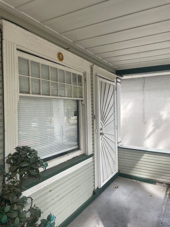 521 T St #B - Photo 2 of 15
