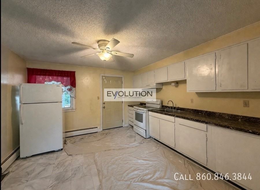 32 Dean Dr #2W - Photo 3 of 13