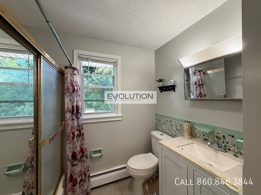 32 Dean Dr #2W - Photo 5 of 13