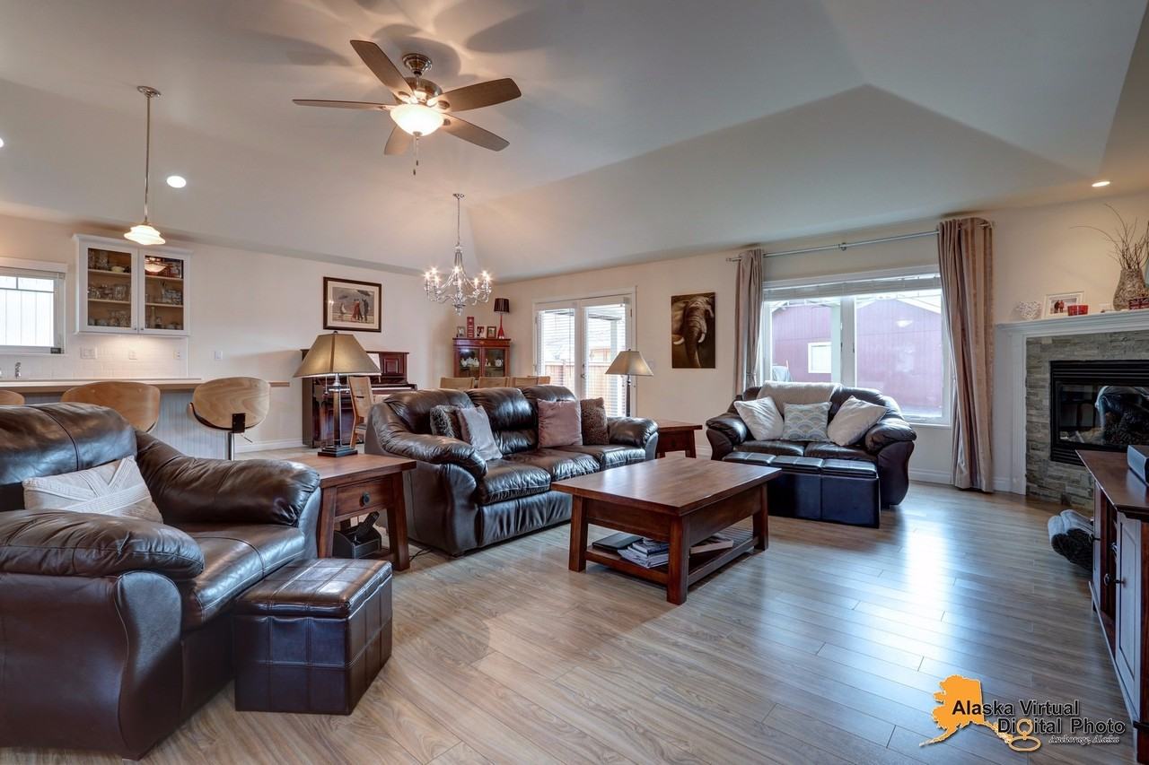 13351 Rosser Dr - Photo 4 of 16
