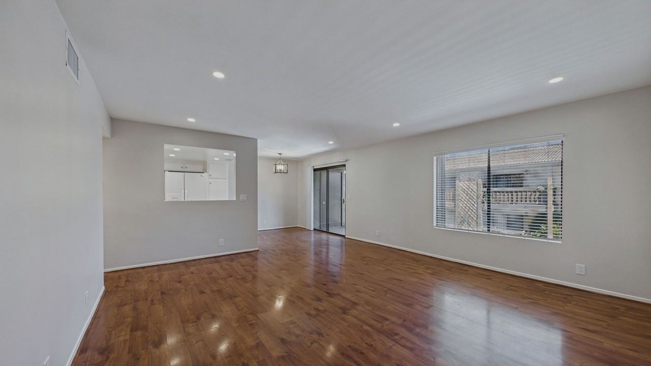 1304 Mountain Ave #216 - Photo 5 of 31