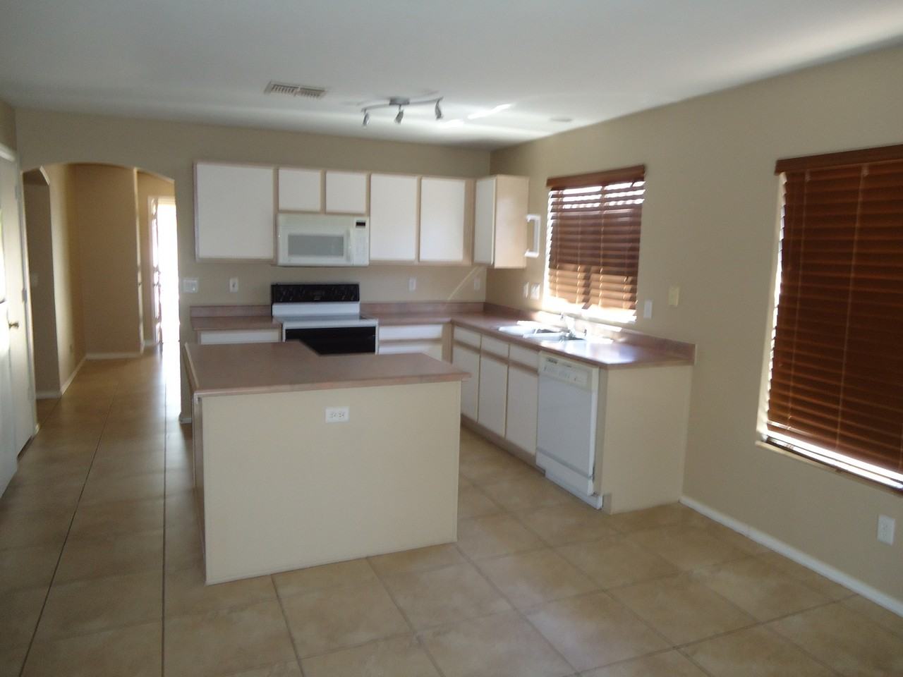 12001 W Scotts Dr - Photo 3 of 17