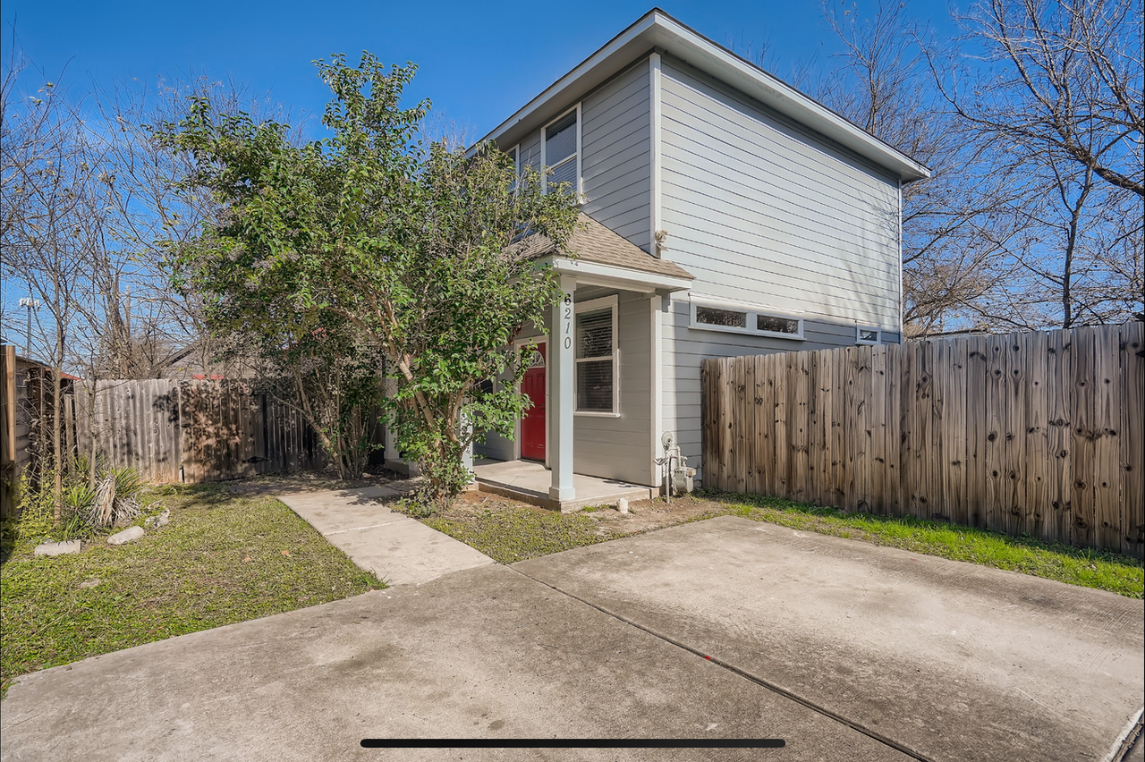 6210 Langham St #B - Photo 3 of 15