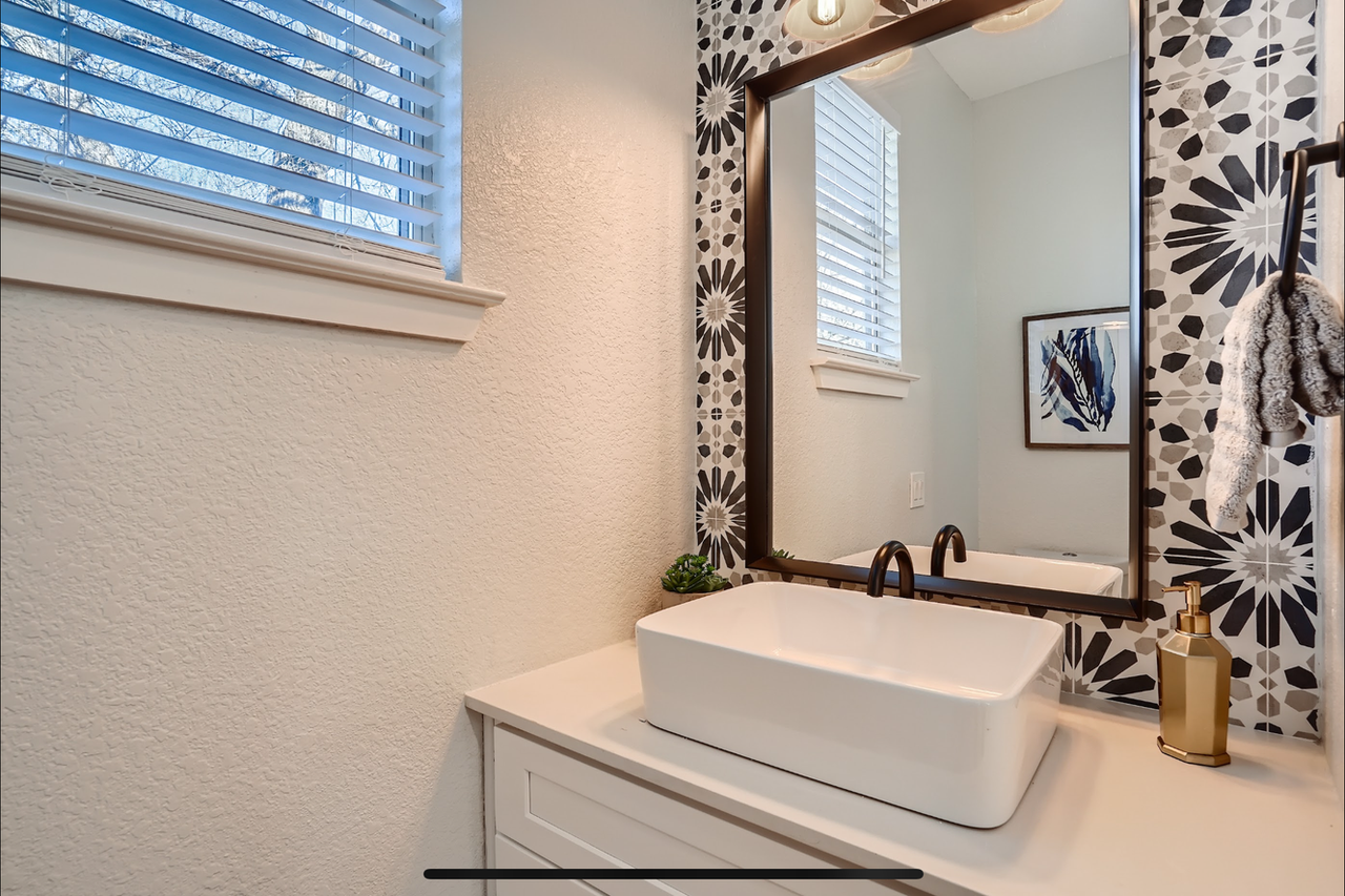 6210 Langham St #B - Photo 7 of 15
