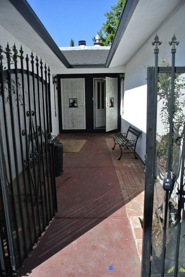 2116 Manzanita Way #B - Photo 2 of 14
