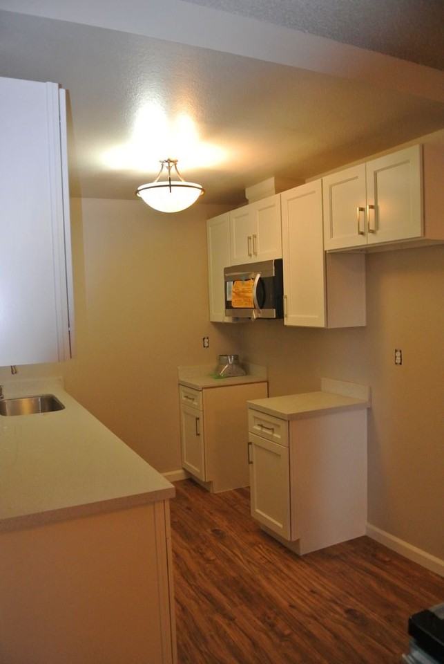 2116 Manzanita Way #B - Photo 3 of 14