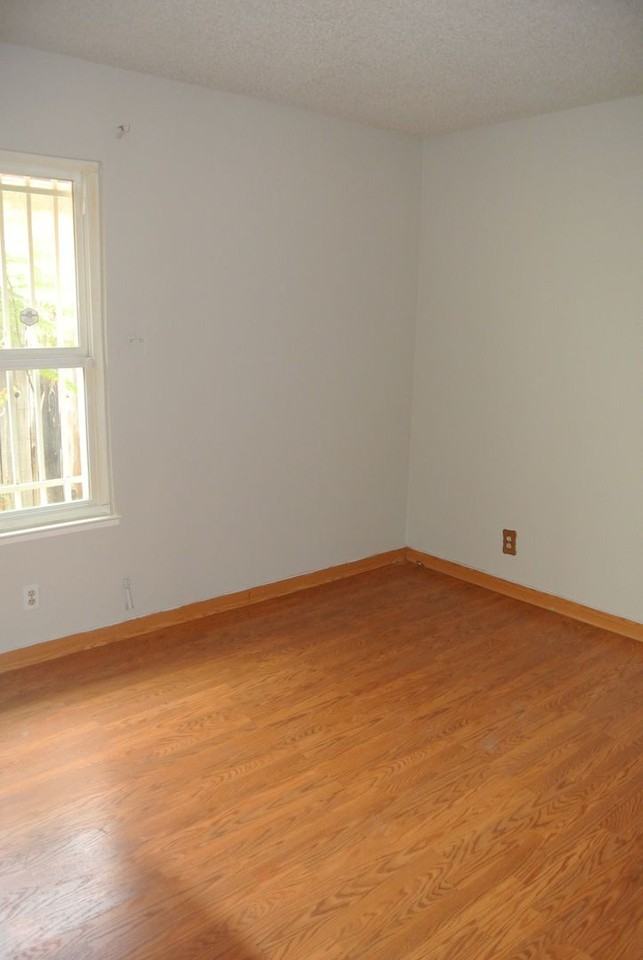 2116 Manzanita Way #B - Photo 6 of 14