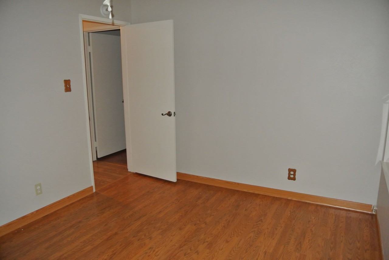 2116 Manzanita Way #B - Photo 7 of 14