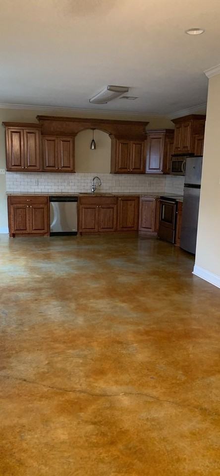 612 Madeline St - Photo 4 of 6