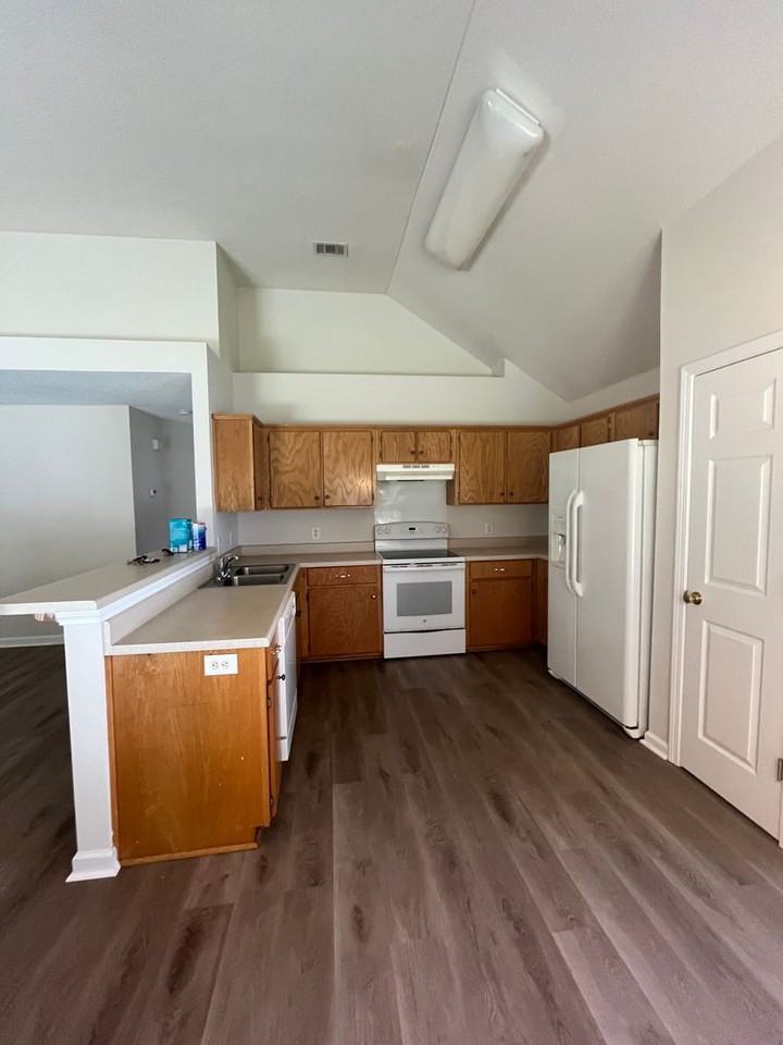 128 Arbor Village Dr - Photo 4 of 19
