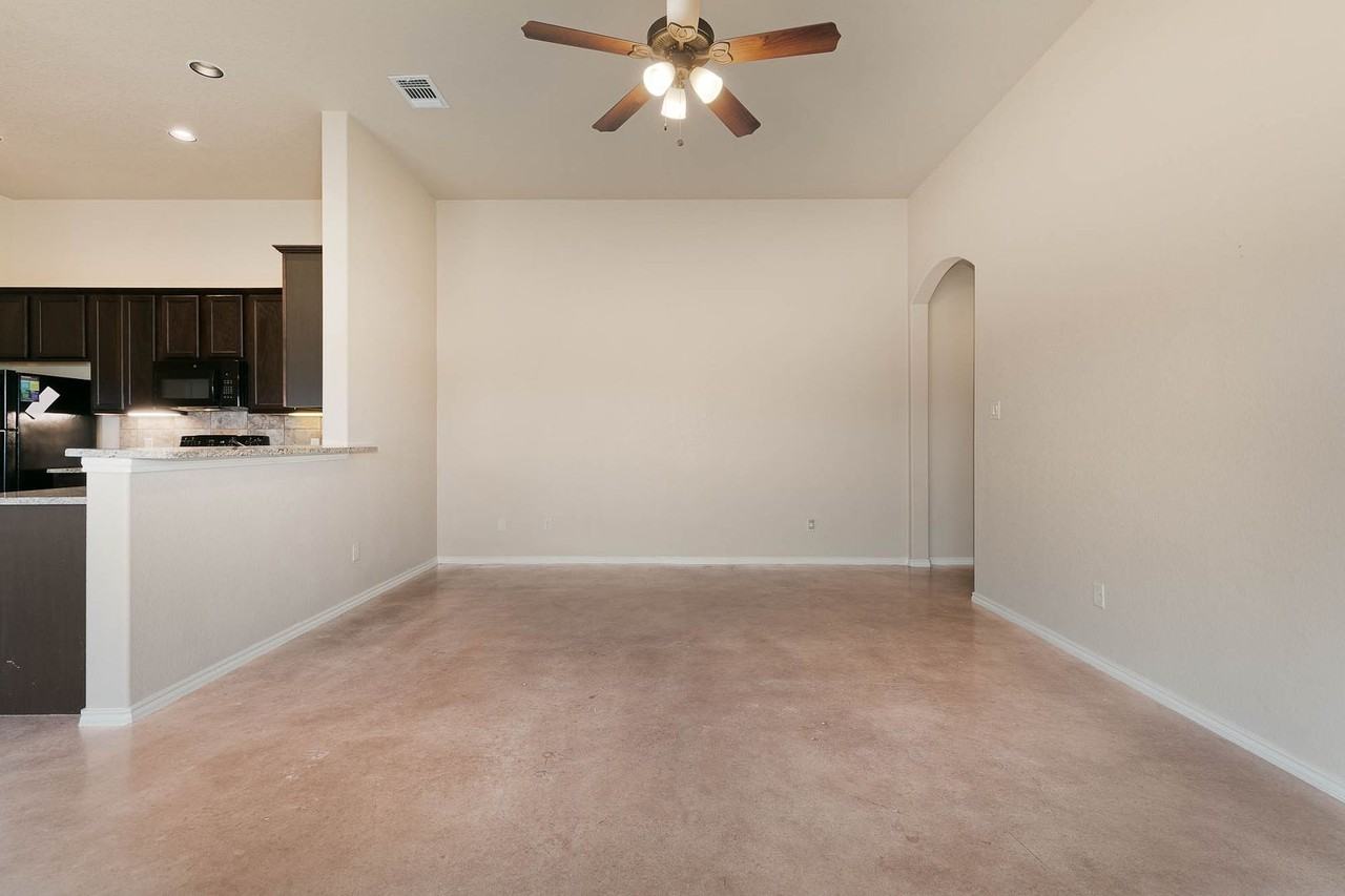 2584 Pahmeyer Rd - Photo 6 of 33