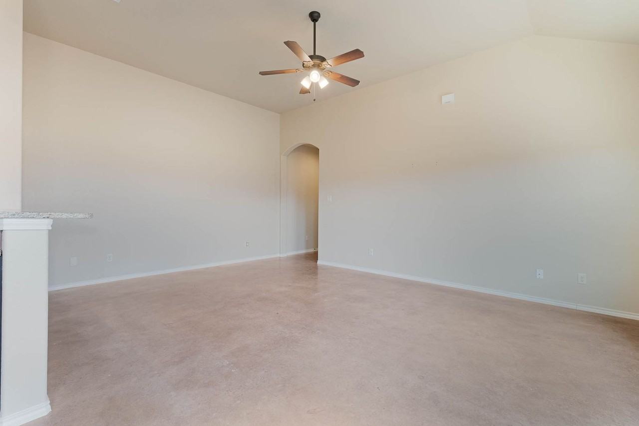 2584 Pahmeyer Rd - Photo 7 of 33