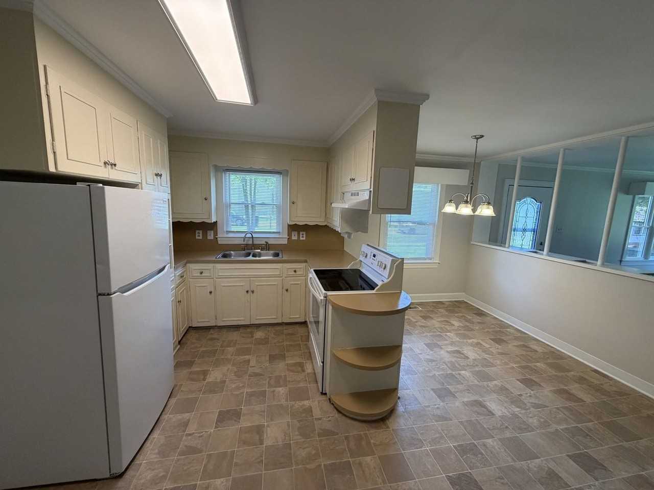 281 Alcove Rd - Photo 3 of 9