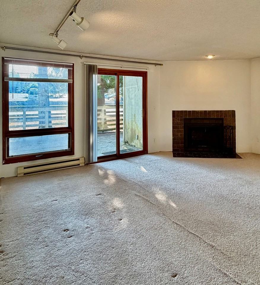1017 156th Ave Ne #2 - Photo 3 of 20