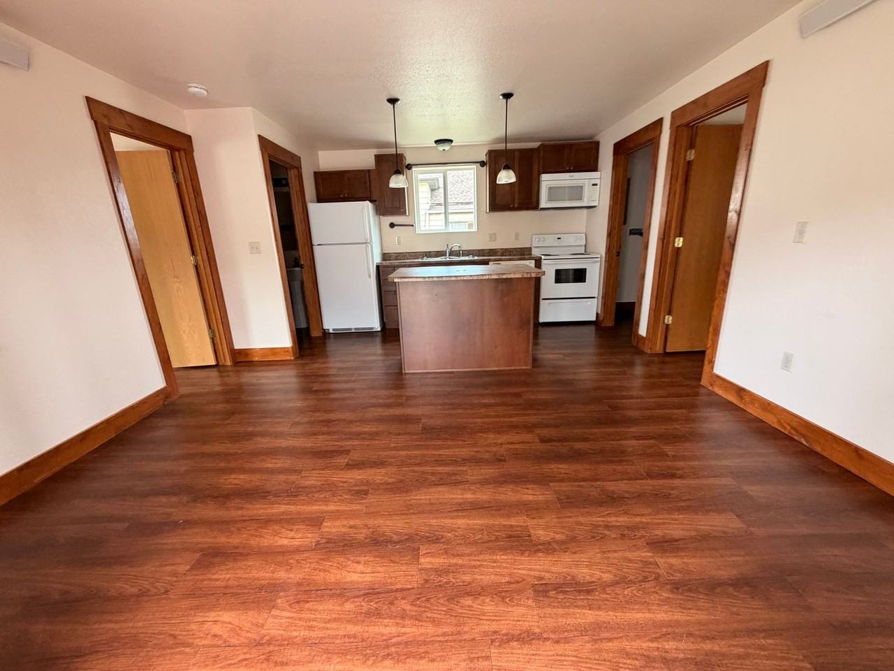 936 Saint Joe St - Photo 4 of 11