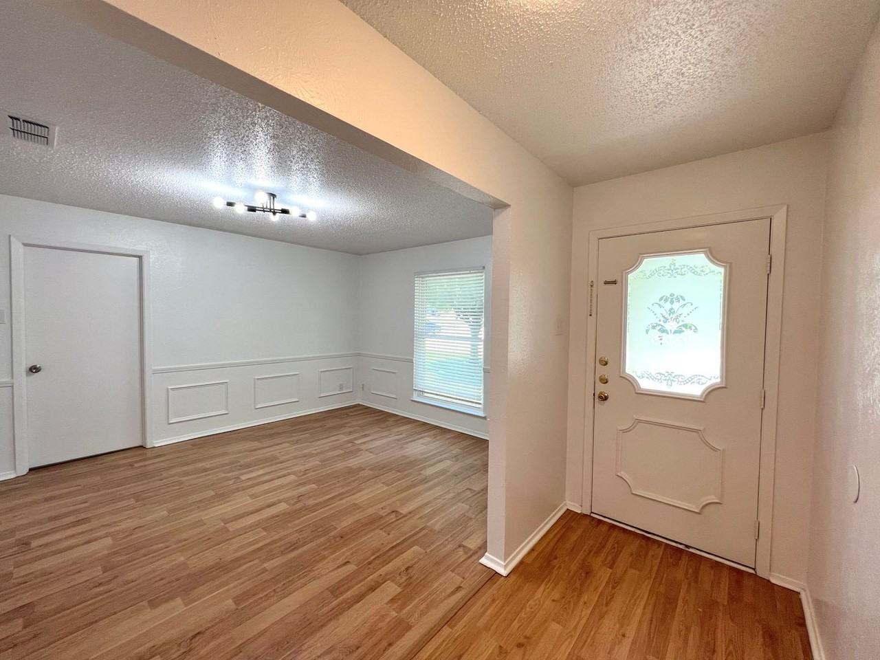 1 Peachtree Pl - Photo 3 of 20