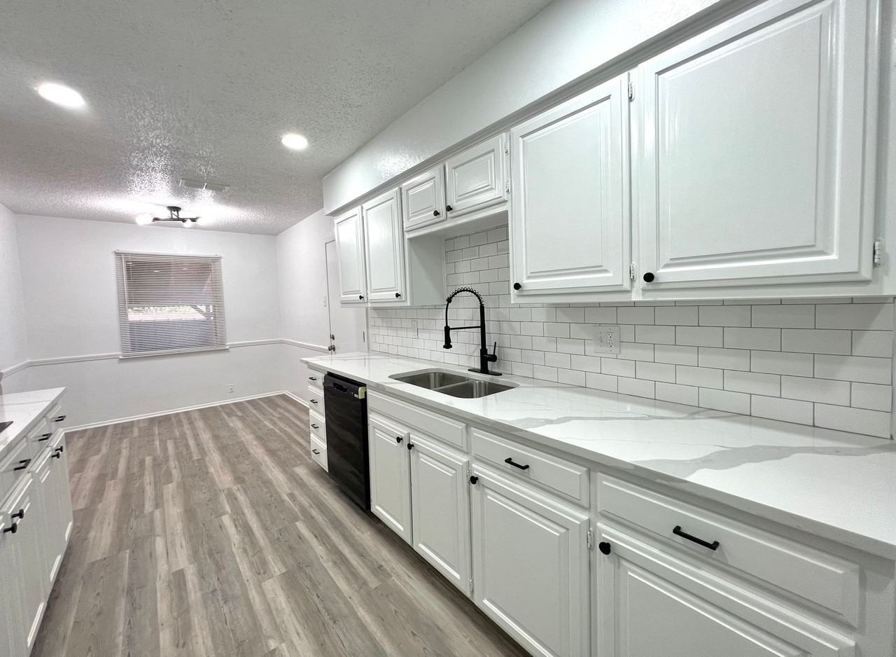 1 Peachtree Pl - Photo 6 of 20
