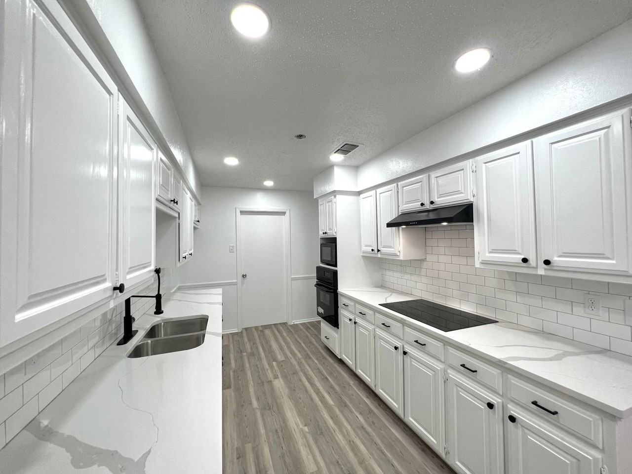1 Peachtree Pl - Photo 7 of 20