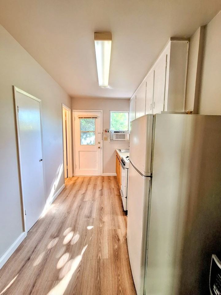 1345 Market St - Photo 3 of 11