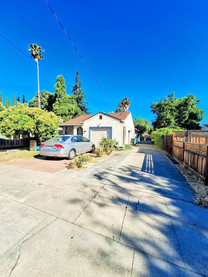 1345 Market St - Photo 7 of 11
