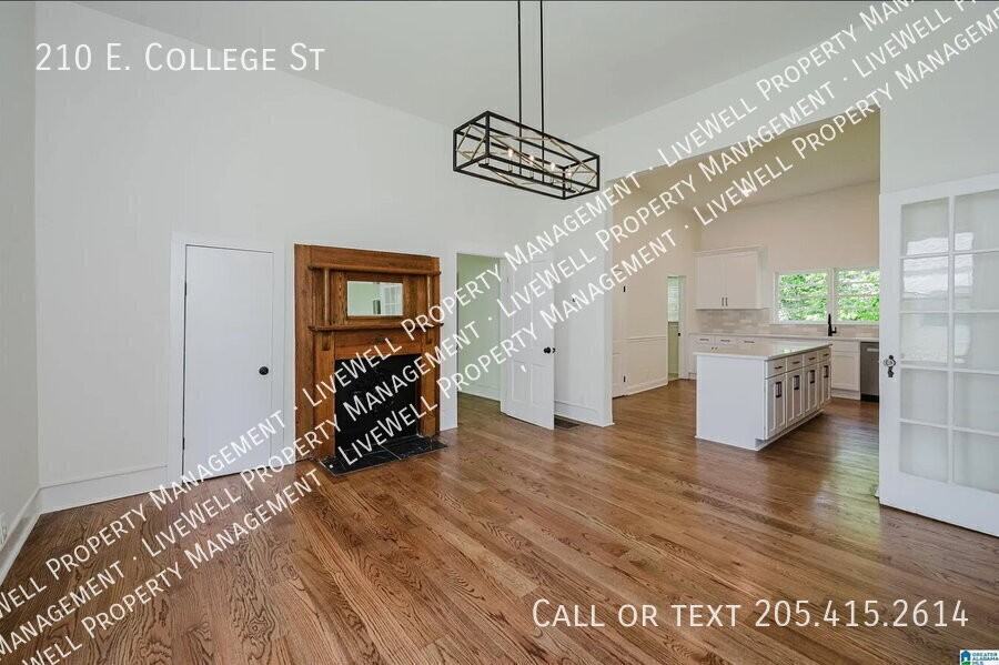210 E College St - Photo 4 of 20