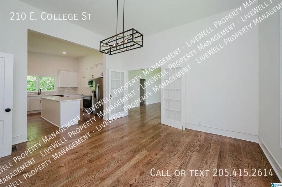 210 E College St - Photo 5 of 20