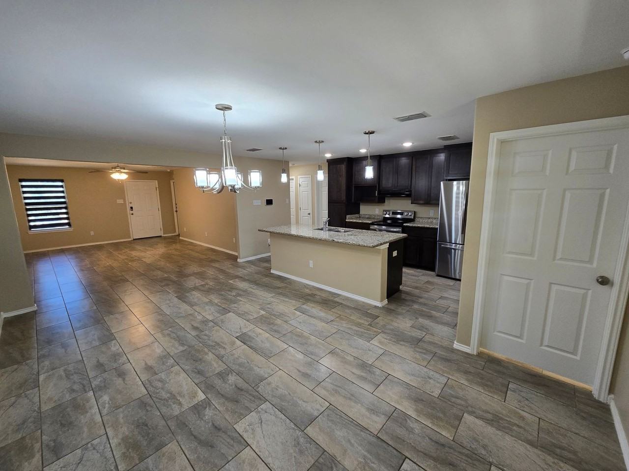 5821 Doctorado Dr - Photo 4 of 20